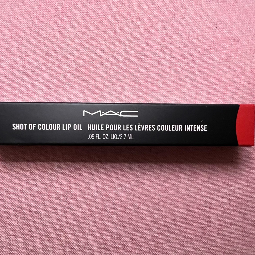 MAC shot of colour lip oil